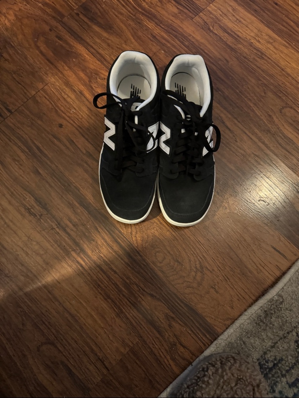 New Balance 480 Black and White Low-Top Sneakers. Big Kids 6.5 or Women’s 8